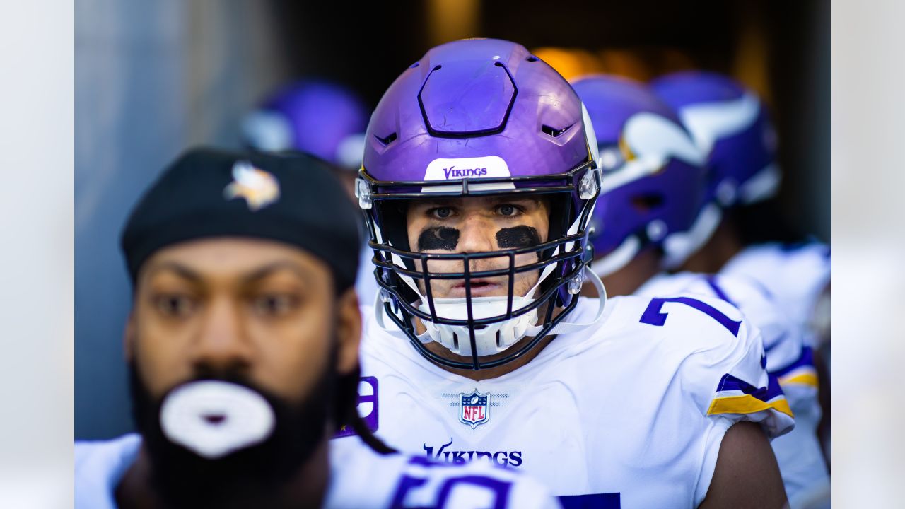 PFF] Highest-graded offensive tackles (2. Darrisaw 6. O'Neill) :  r/minnesotavikings