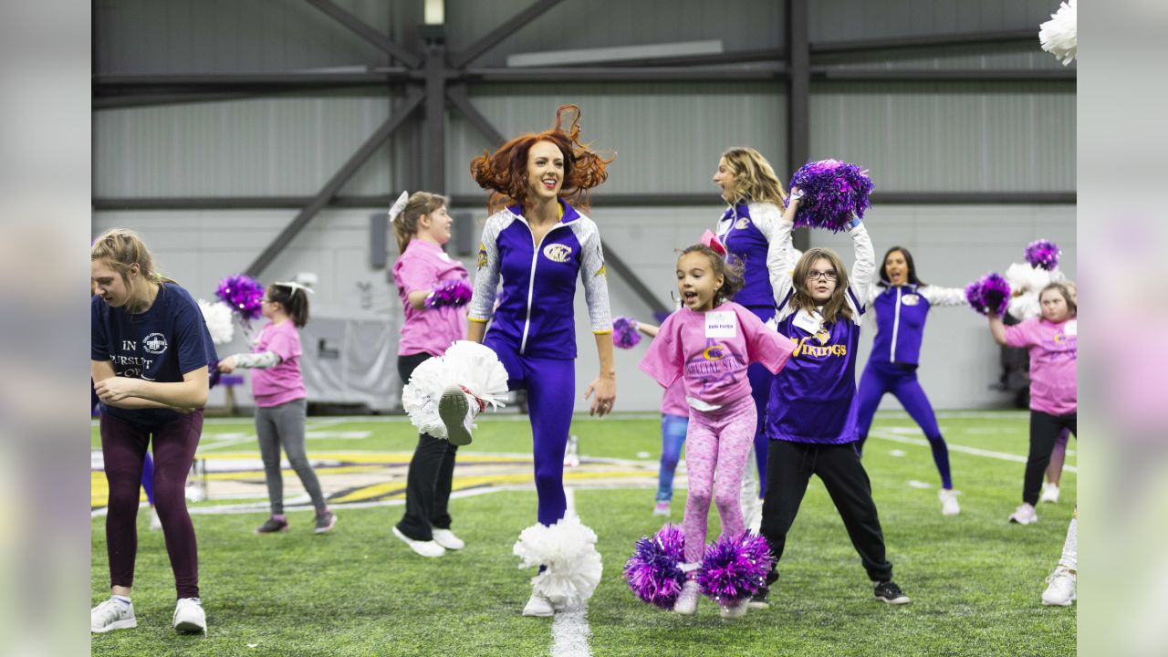 Minnesota Vikings Cheerleaders 2nd performance at NFLUK Fan Event