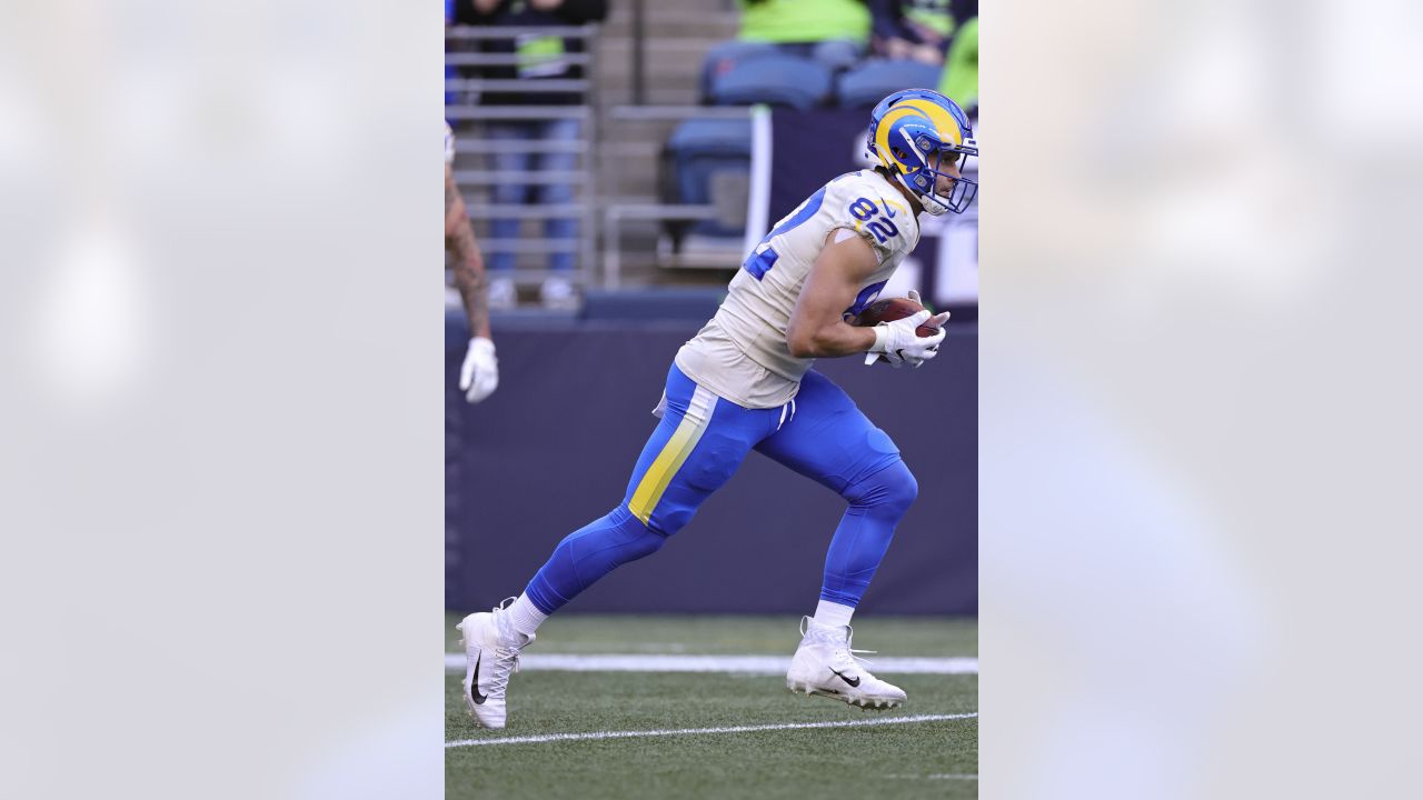 Minnesota Vikings tight end Johnny Mundt (86) looks on during an NFL  preseason football game against the Las Vegas Raiders on Aug. 14, 2022, in  Las Vegas. (AP Photo/Denis Poroy Stock Photo - Alamy