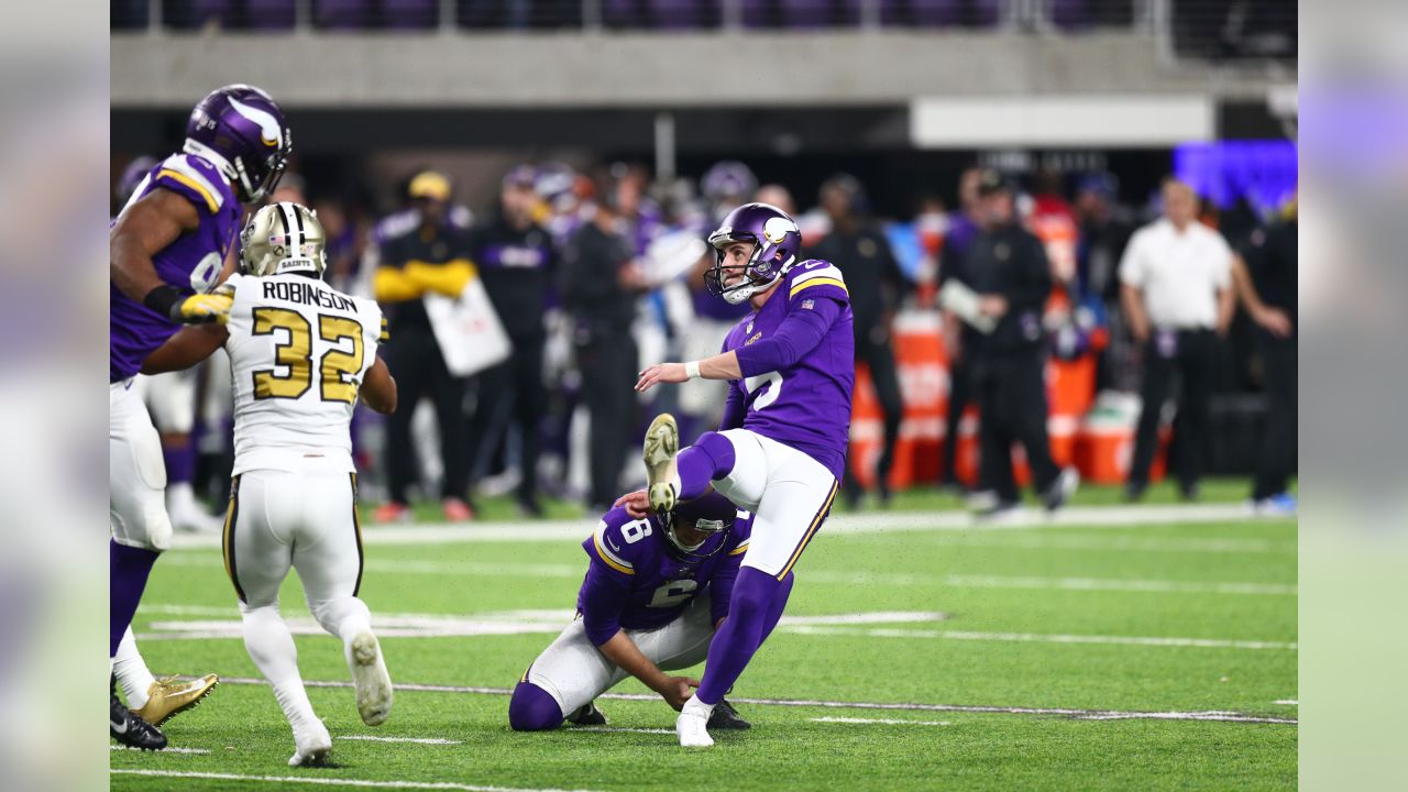 New Orleans, USA. 9th August 2019: Minnesota Vikings kicker Dan Bailey (5)  approaches the ball on a kickoff in the first half at the Mercedes Benz  Superdome in New Orleans, LA. Jonathan