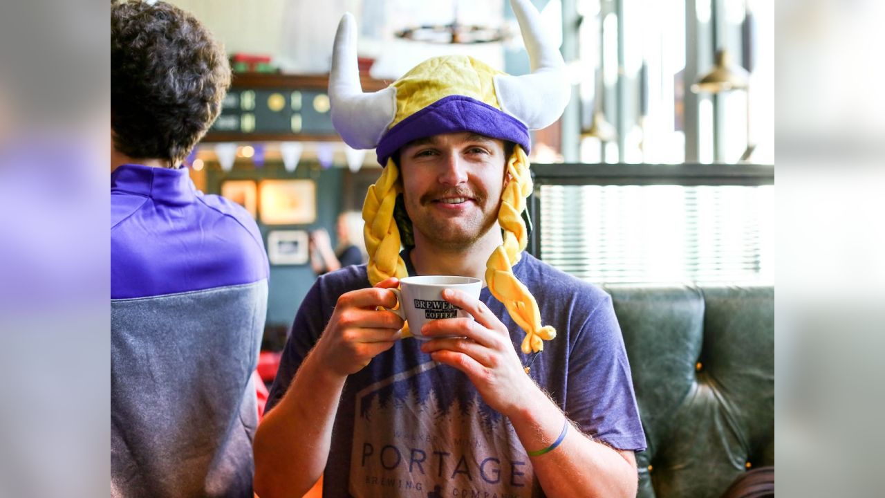 Talking politics with Minnesota expats at D.C.'s Vikings bar