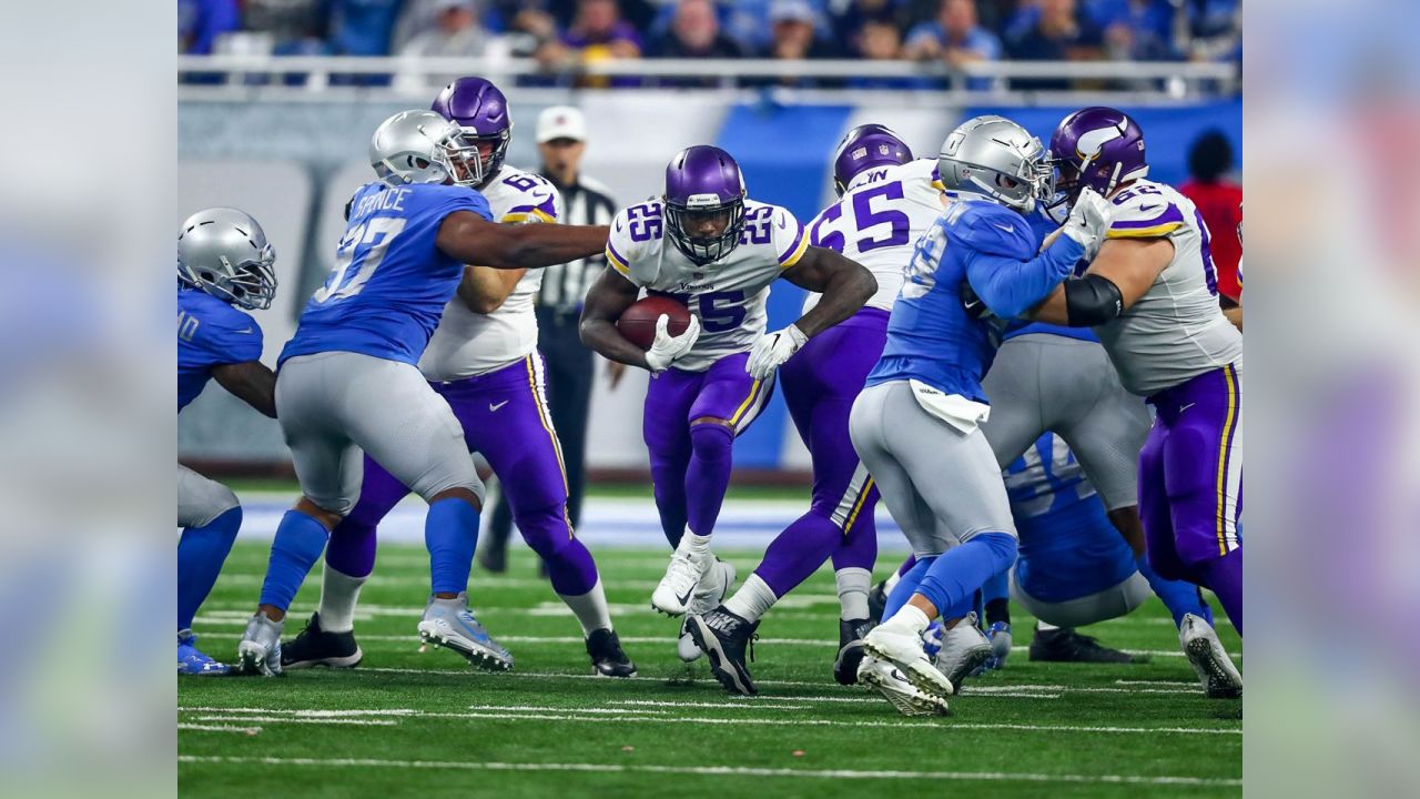 Vikings Take on the Lions on Thanksgiving Day