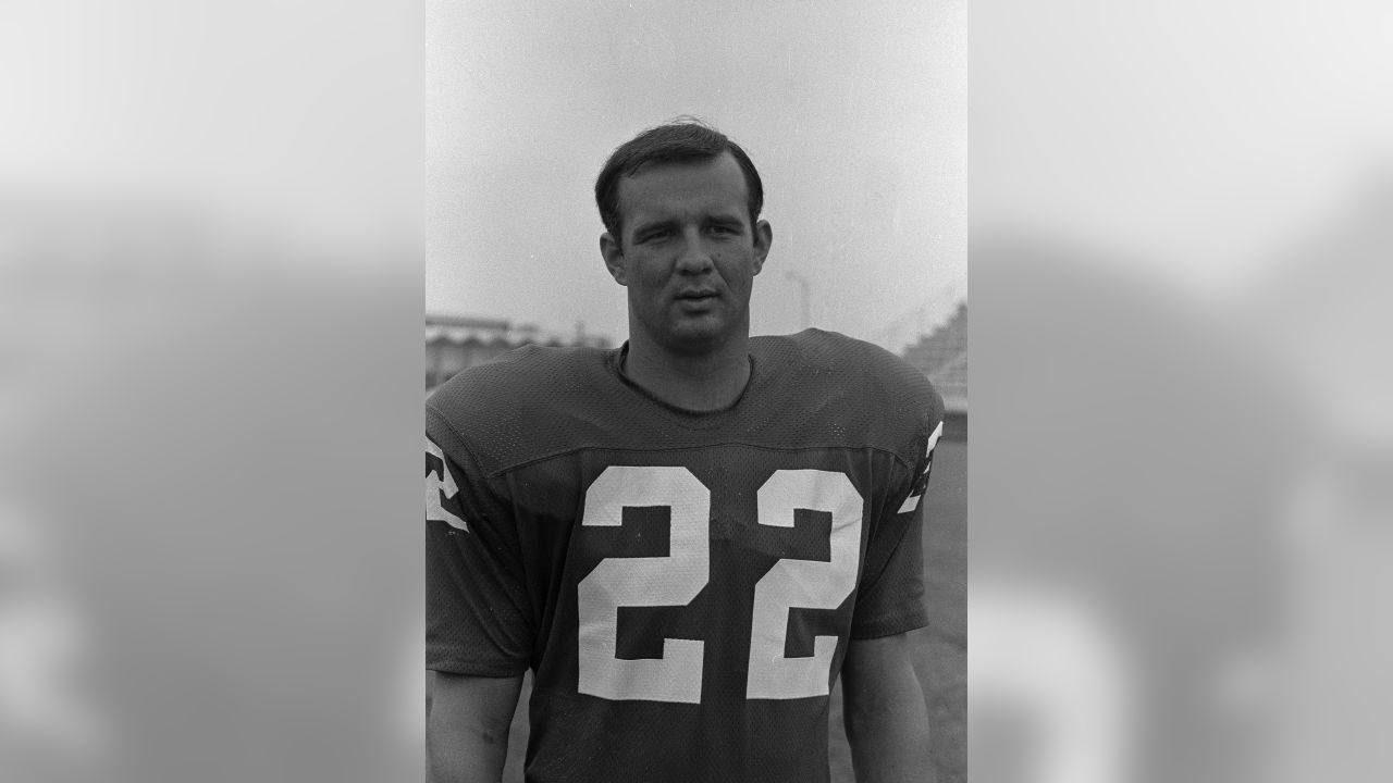 Paul Krause (22), safety of the Minnesota Vikings, August, 1970. (AP Photo  Stock Photo - Alamy