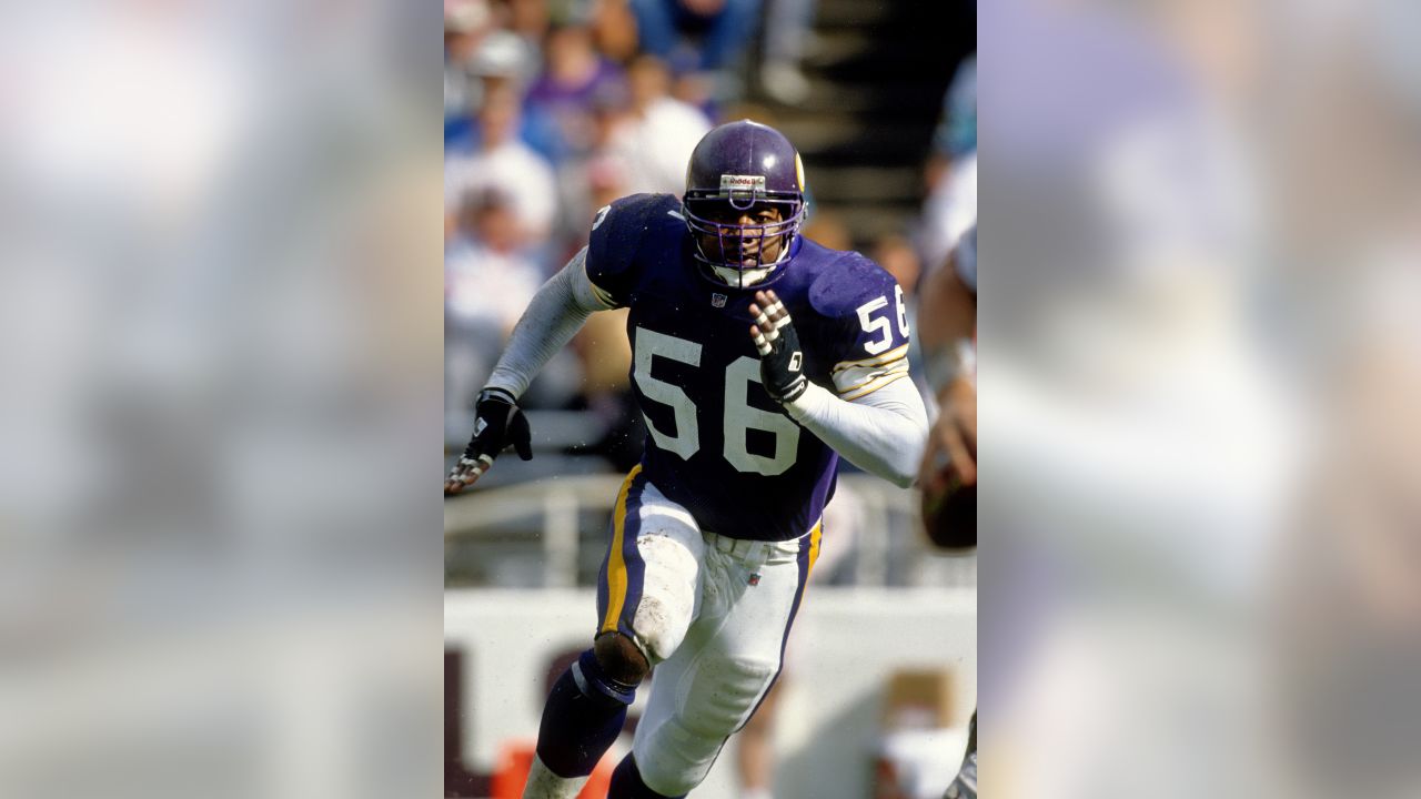 Chris Doleman of the Minnesota Vikings during a NFL football game   Vikings cheerleaders, Minnesota vikings football, Minnesota vikings