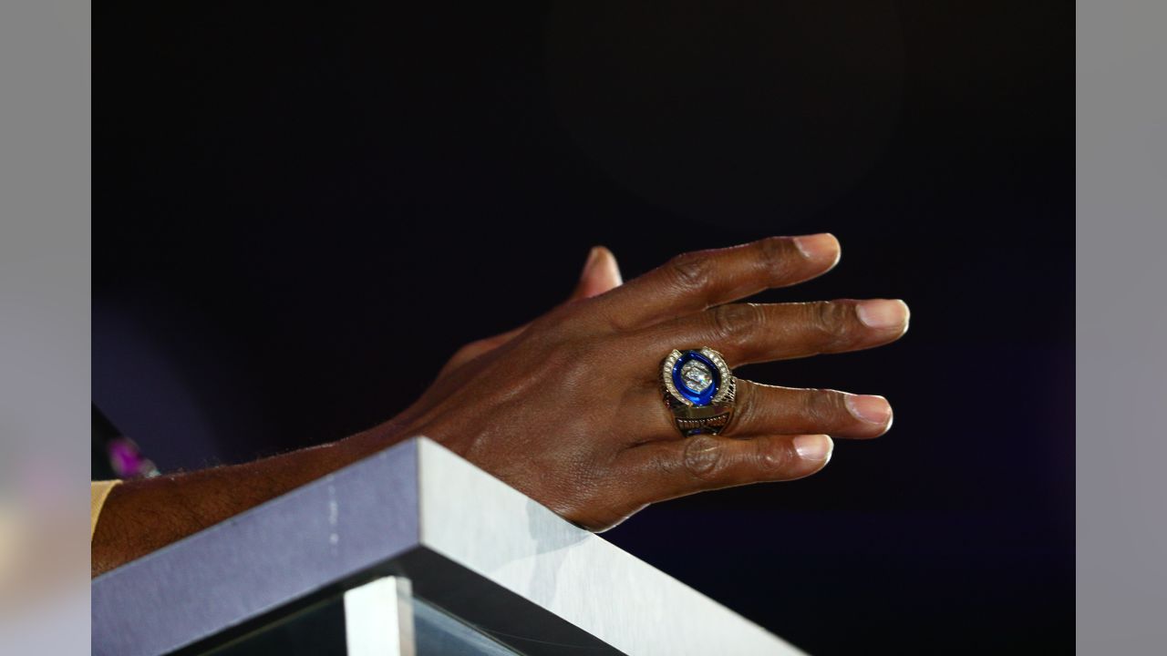 randy moss ring with patriots