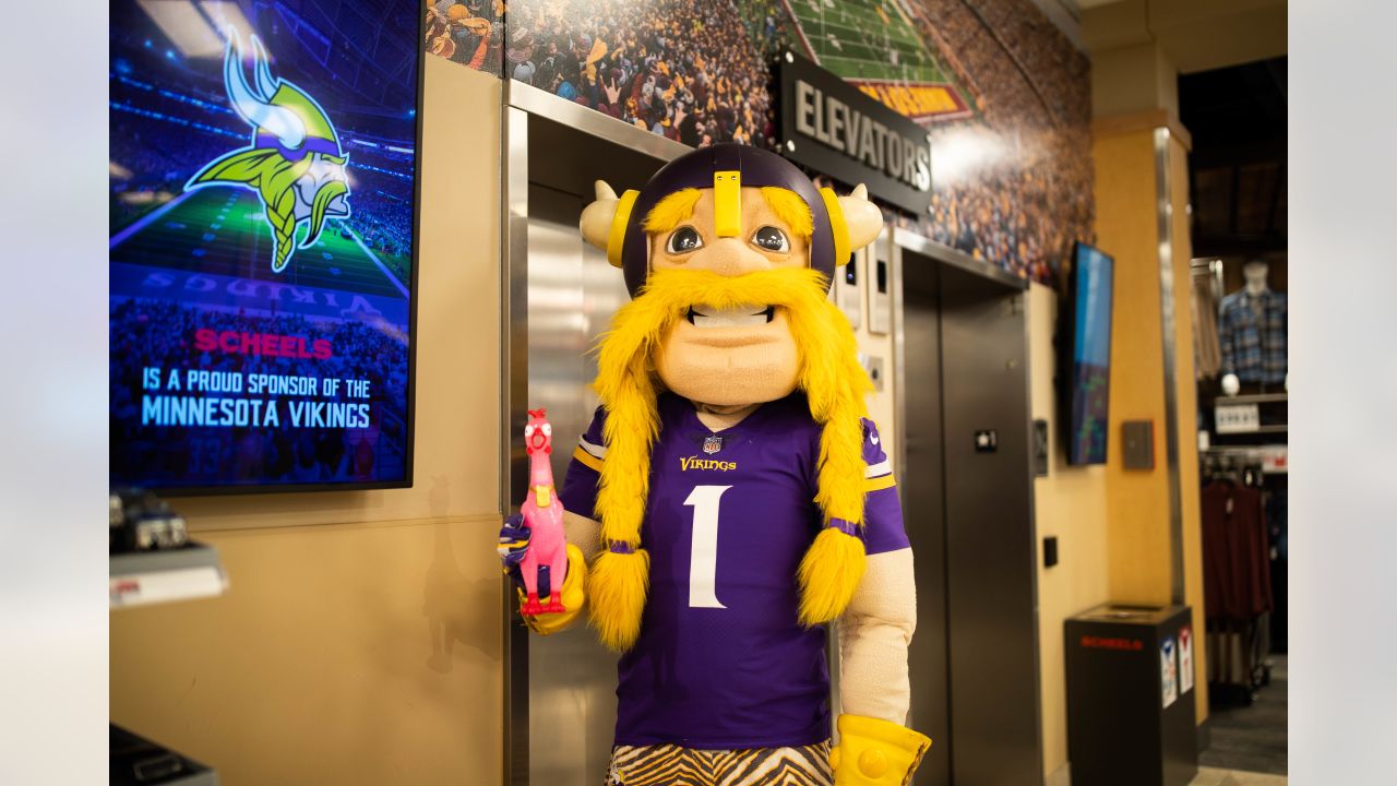 Minnesota Vikings Fan Shop at Eden Prairie SCHEELS