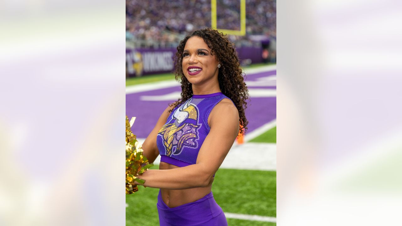 Awww. Minnesota Vikings baller #PatrickJones and longtime girlfriend  Michaela shared an intimate moment before his first game of the season…