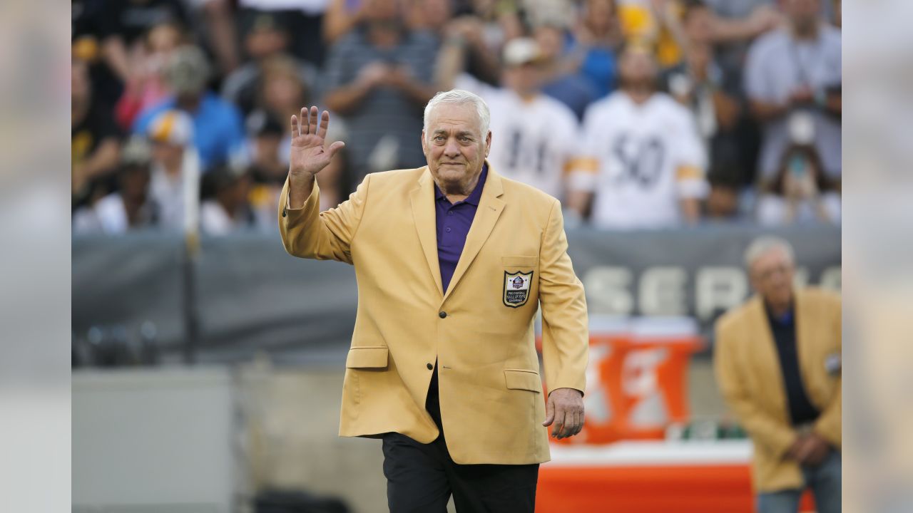 Vikings honor HOFer Mick Tingelhoff during halftime ceremony