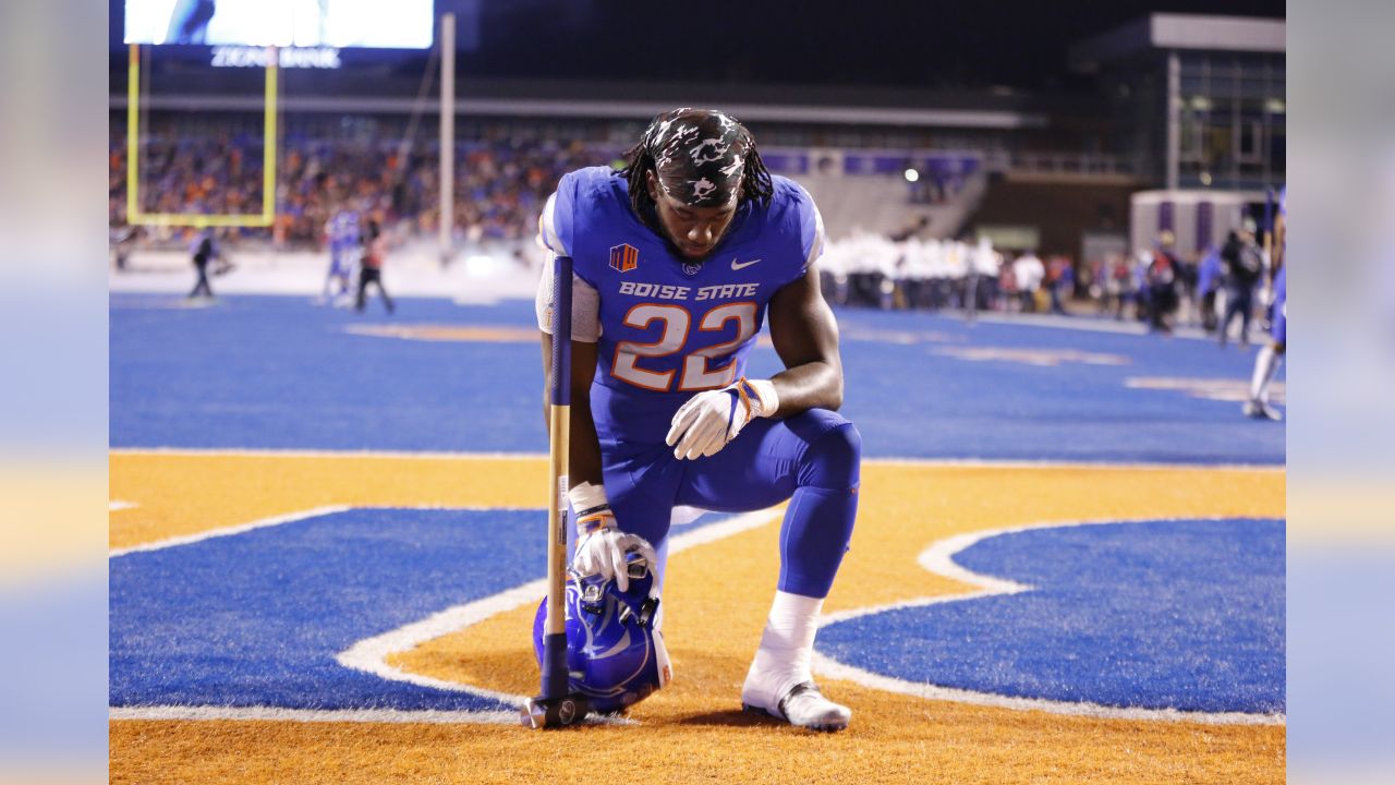 BOISE, ID - OCTOBER 21: Boise State Broncos running back Alexander Mattison  (22) shows some frustration after running out of bounds during the regular  season game between the Wyoming Cowboys verses the