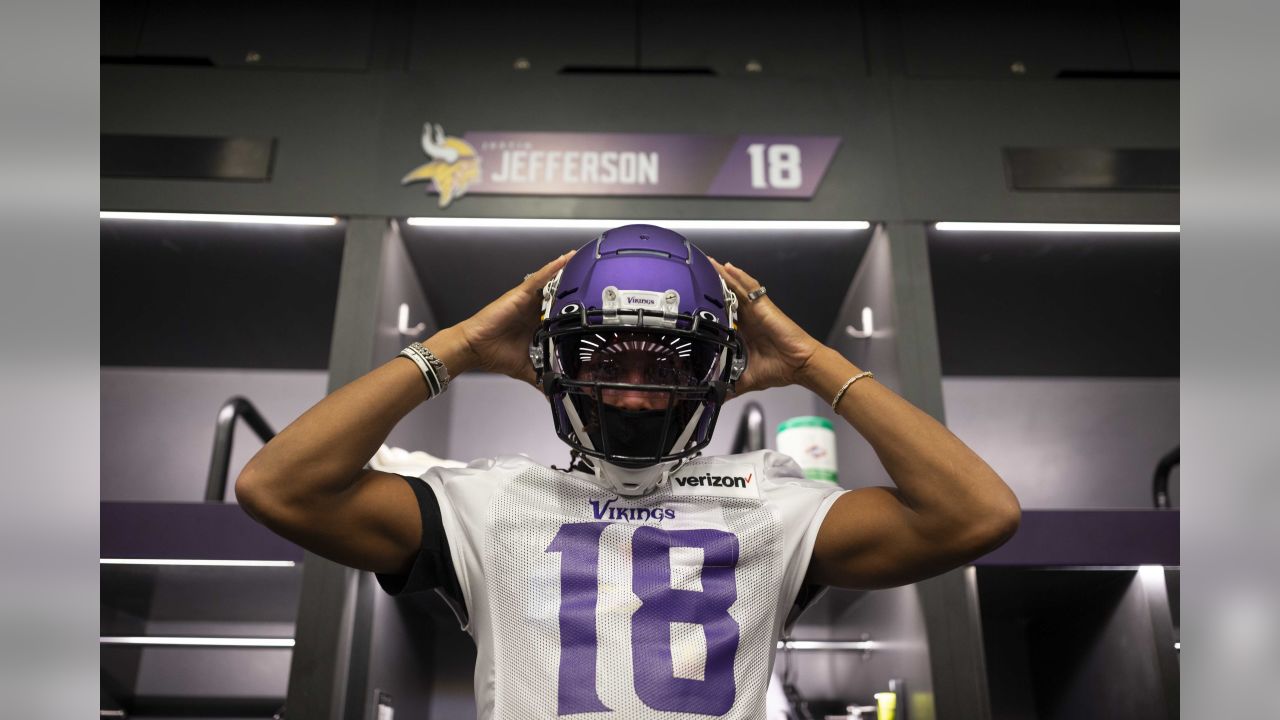 Vikings WR Justin Jefferson has no plans to switch from No. 18