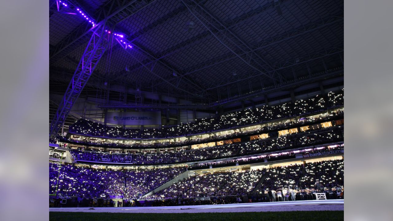 VIKINGS-PATRIOTS HALFTIME SHOW 