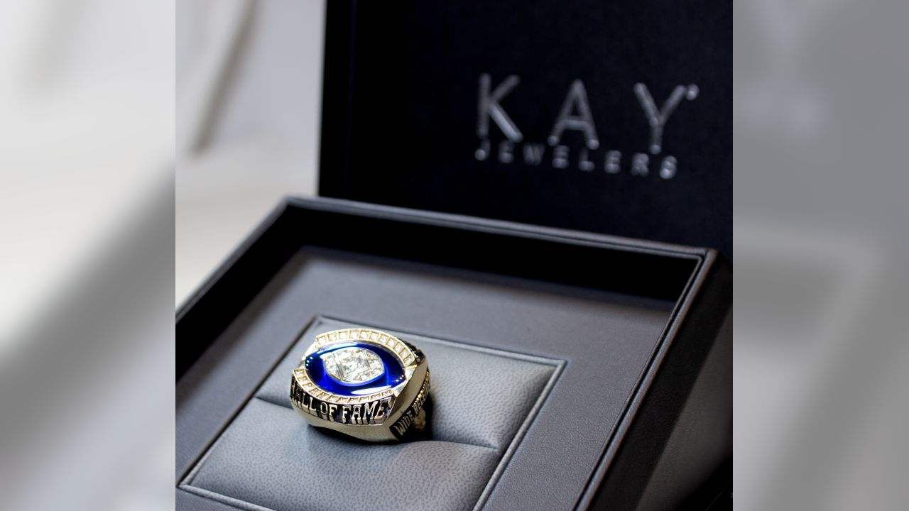 Exclusive Images of Randy Moss' Official Vikings Hall of Fame Ring