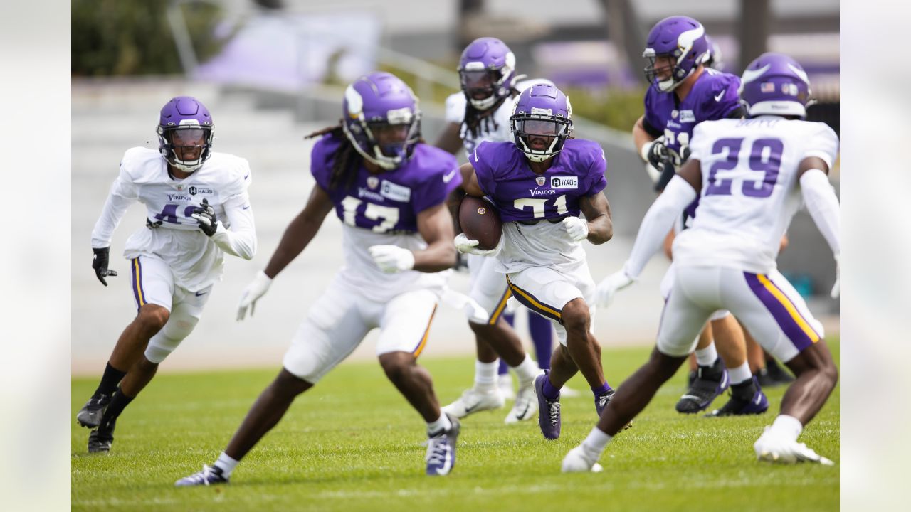 Minnesota Vikings Training Camp: Hunter, O'Neill take first-team reps