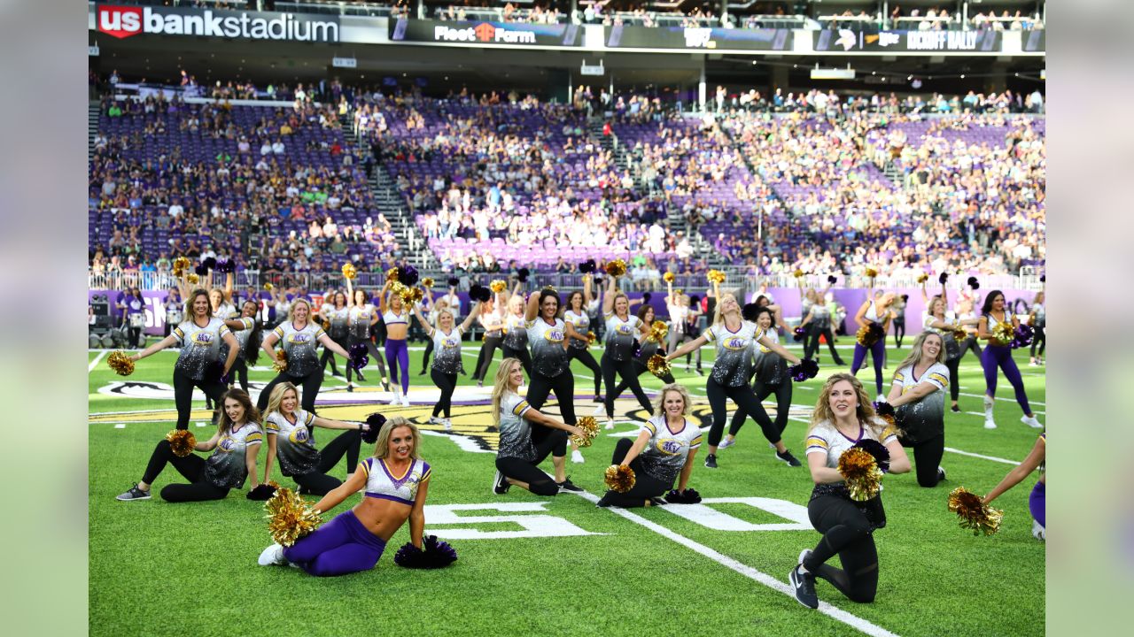 Seahawks vs Vikings Tickets: Rock the CLink, Drink Some Beer, Ogle the  Cheerleaders, And So On. Oh, and Watch Football. - Field Gulls