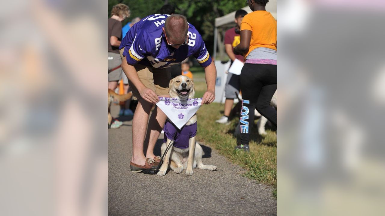 Vikings Fans Show Off #PurplePups on #NationalDogDay