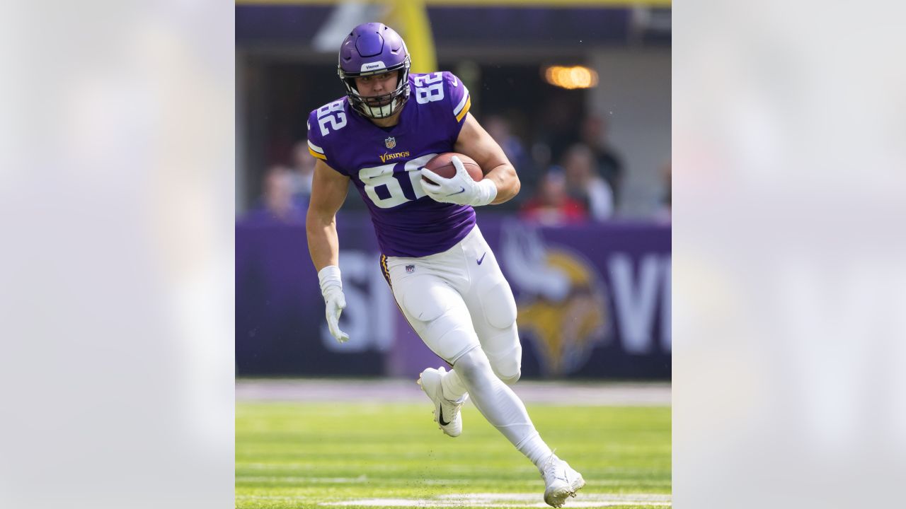 The Vikings re-signed OLB Kenny Willekes and TE Ben Ellefson