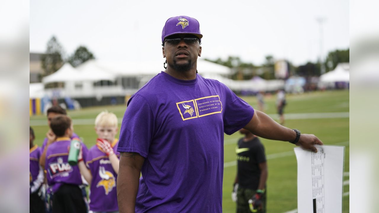 Minnesota Vikings bring flag football to elementary and middle