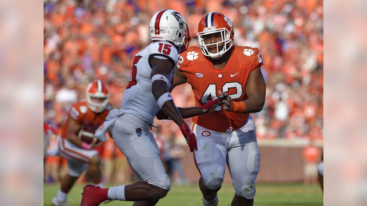 Clemson DT Christian Wilkins living out legacy of his fallen grandfather