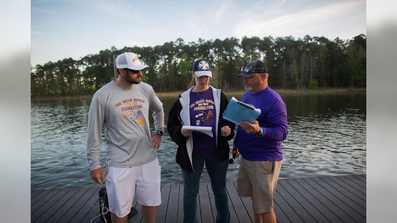 Brian Robison reels in his teammates to hit the water for charity. - ESPN -  Minnesota Vikings Blog- ESPN