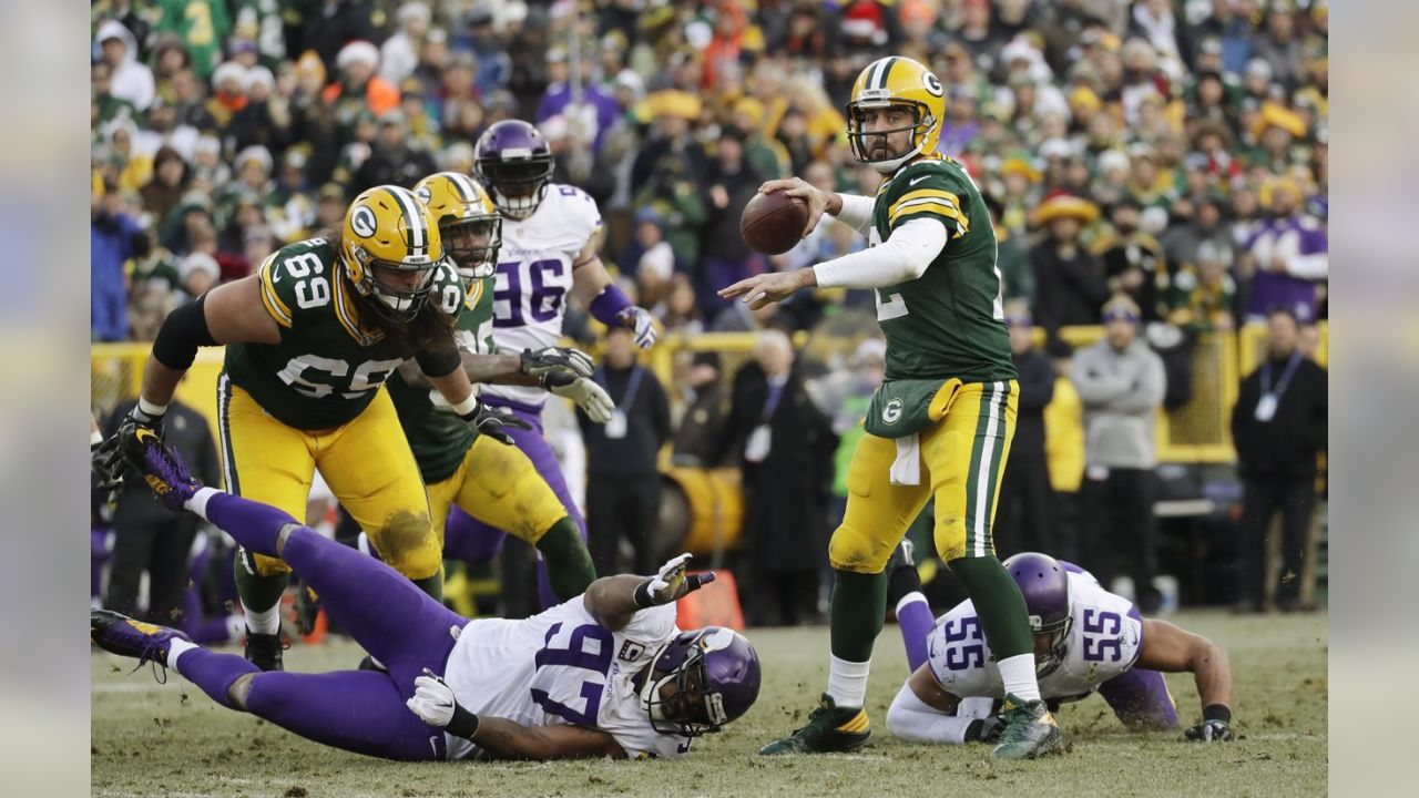 Packers-Vikings kickoff on Christmas Eve remains at noon