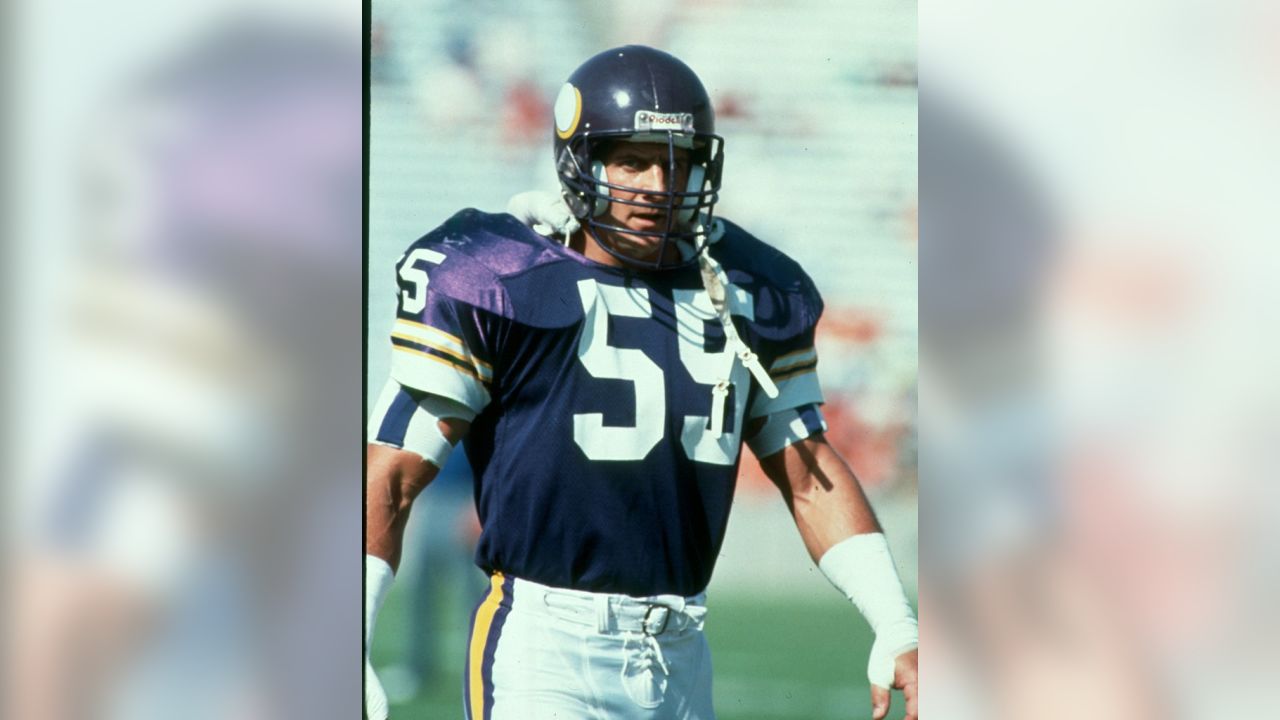 : Vintage photo of American football Scott Studwell, Minnesota  Vikings. : ספורט ופעילות בחיק הטבע