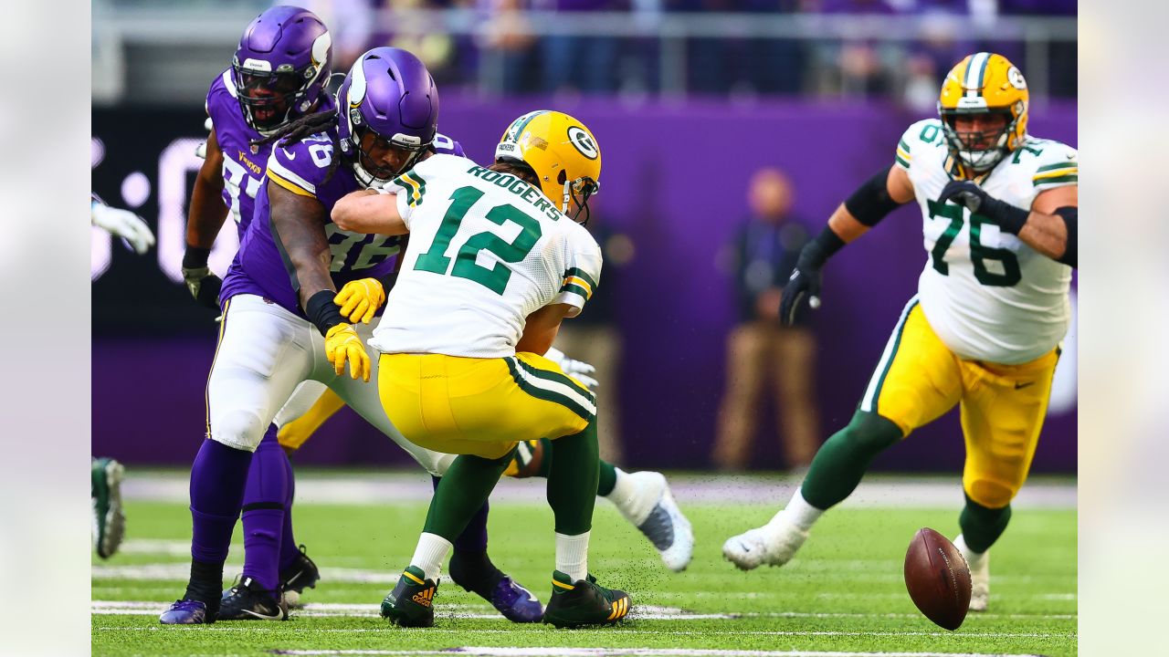 Packers vs Vikings: Green Bay crushes Minnesota 37-10 to clinch