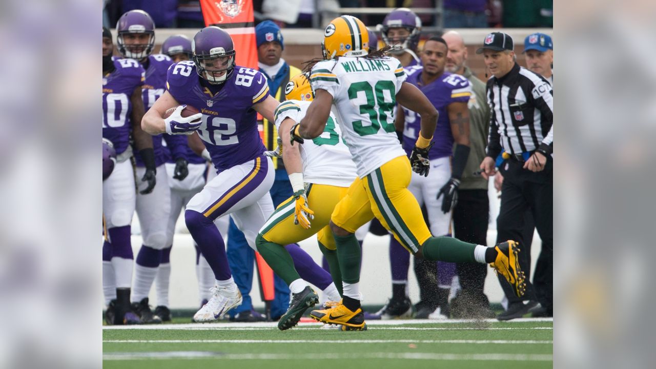 11,471 Minnesota Vikings V Green Bay Packers Stock Photos, High-Res  Pictures, and Images - Getty Images