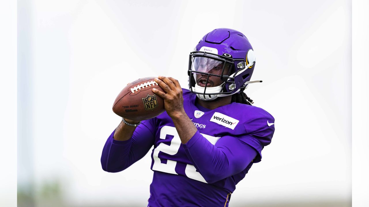 Bisi Johnson on His Respect for Kirk Cousins, Learning From Adam Thielen  and Stefon Diggs 