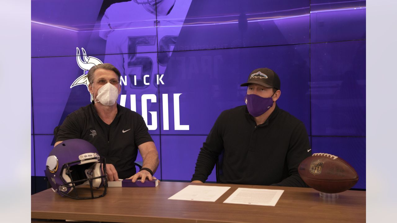 Rugged LB Nick Vigil finally makes deal with Vikings official