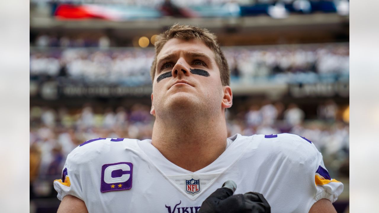 PFF] Highest-graded offensive tackles (2. Darrisaw 6. O'Neill) :  r/minnesotavikings