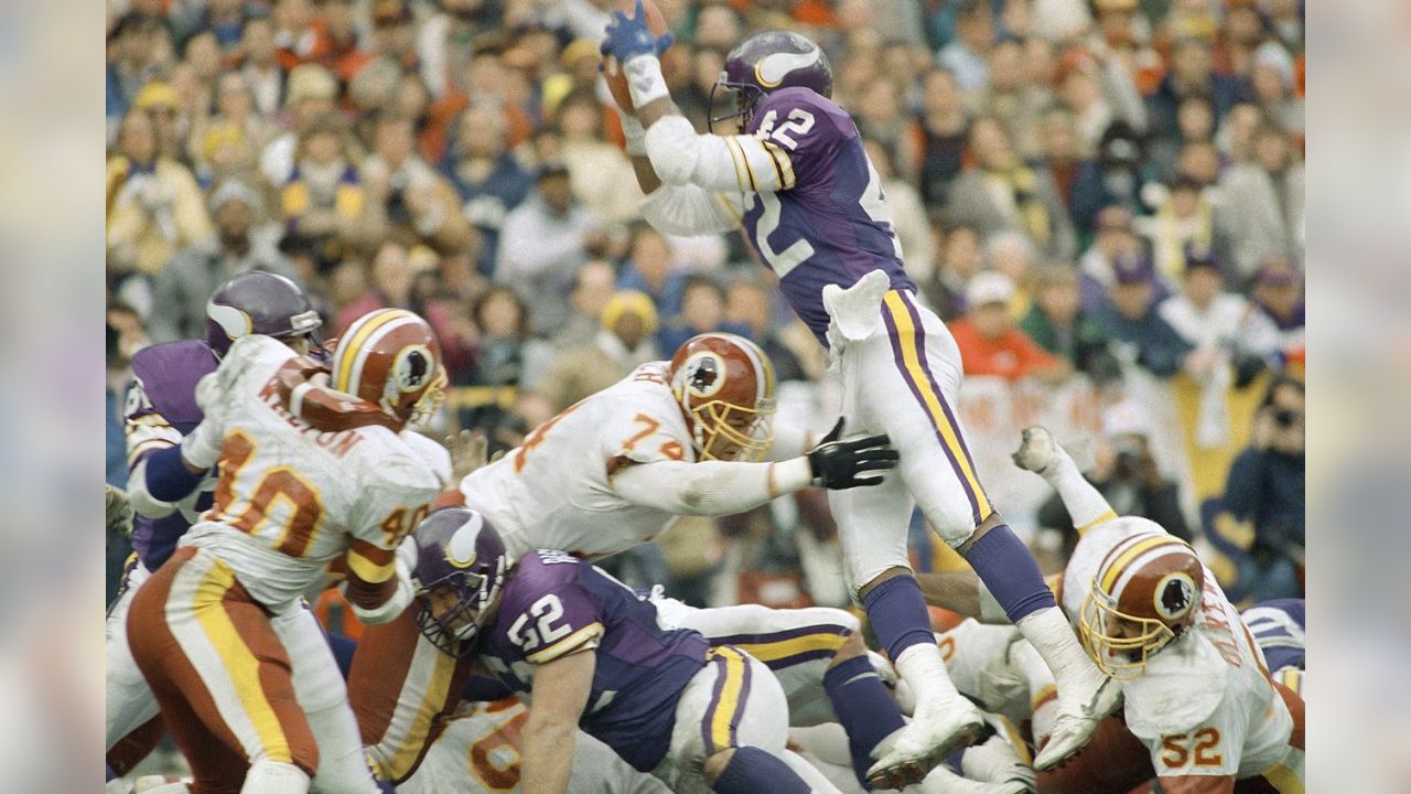 File:Washington Commanders vs. Minnesota Vikings (52498654810).jpg -  Wikipedia