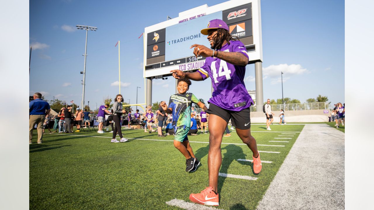 Vikings' Eric Kendricks happy to team with Hippy Feet – Twin Cities