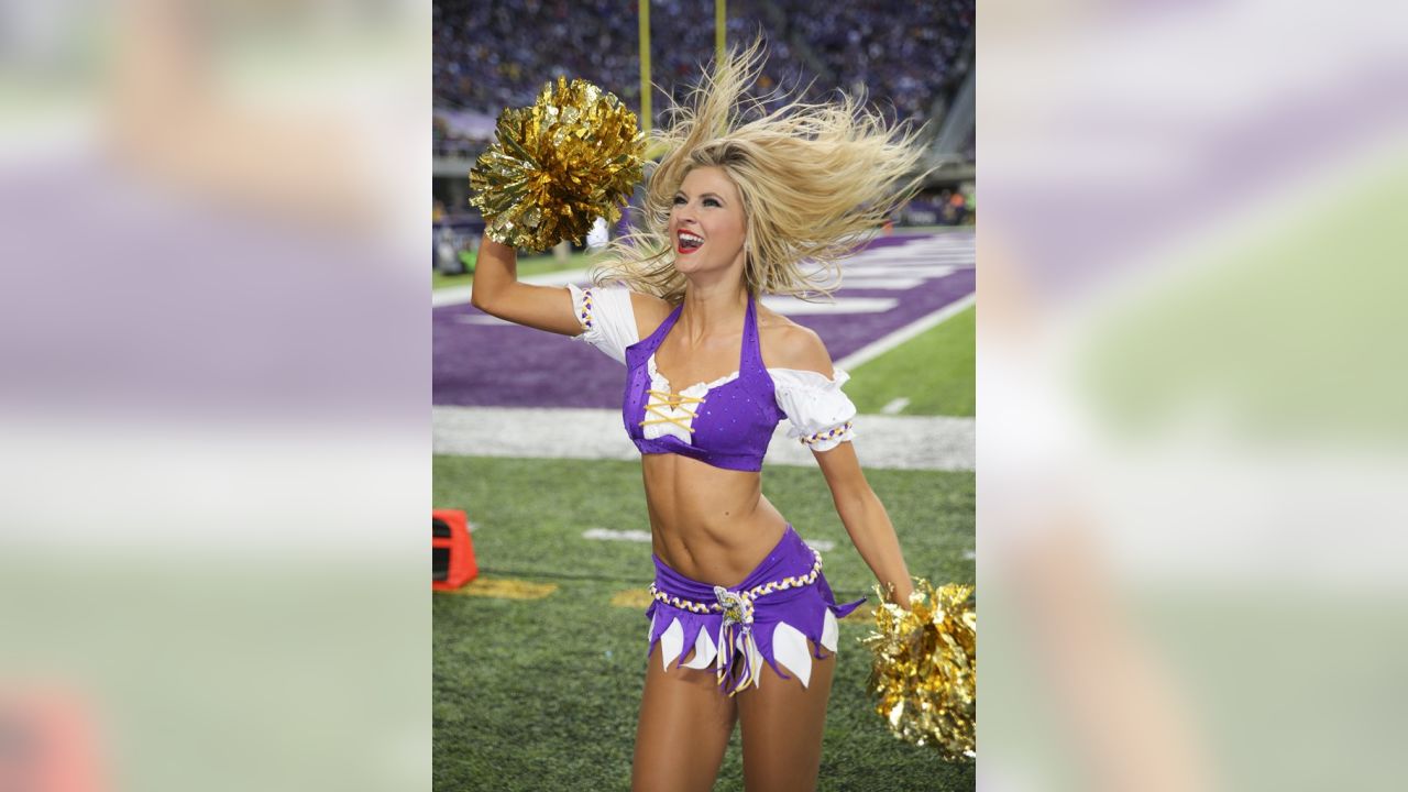 Checking in with the Minnesota Vikings Cheerleaders – Ultimate