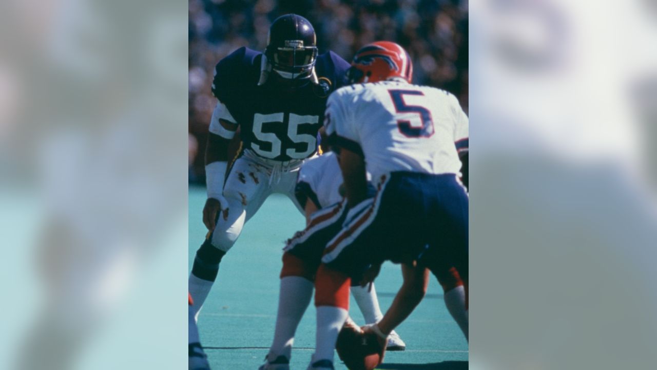 : Vintage photo of American football Scott Studwell, Minnesota  Vikings. : ספורט ופעילות בחיק הטבע