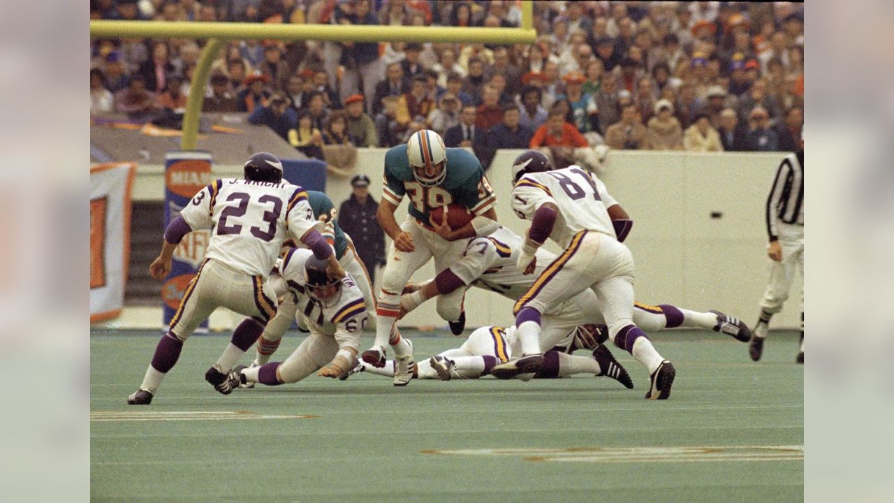 Super Bowl VIII: Dolphins blow out Vikings for second straight