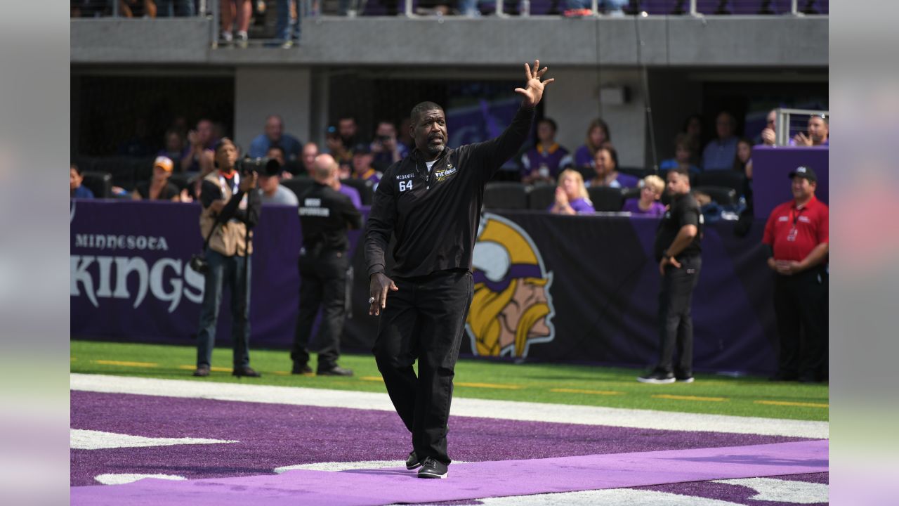 Guard Randall McDaniel #64 of the Minnesota Vikings during pre