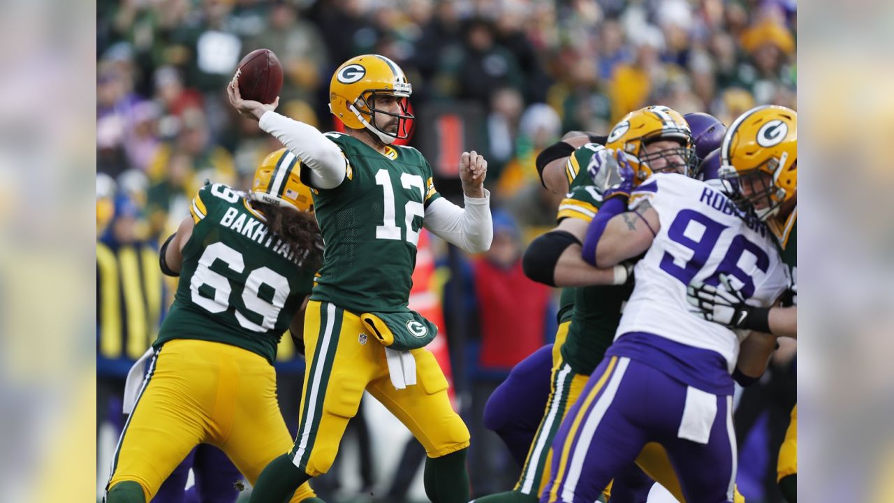 Packers-Vikings kickoff on Christmas Eve remains at noon