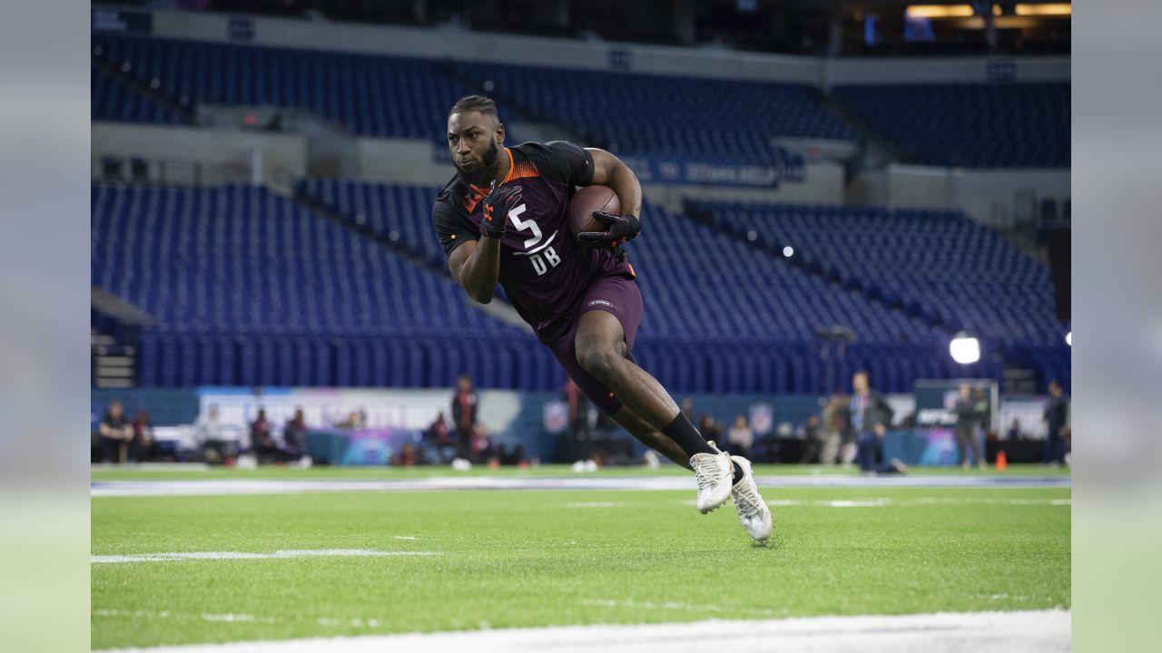 Minnesota Vikings cornerback Kris Boyd warms up before their game against  the San Francisco 49ers during an NFL preseason football game, Saturday,  Aug. 20, 2022, in Minneapolis. (AP Photo/Craig Lassig Stock Photo 