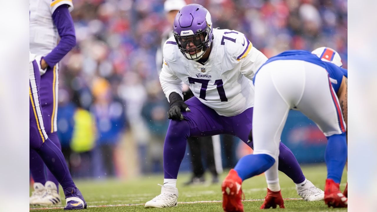 Vikings' offensive line projected to be more of the same in 2022