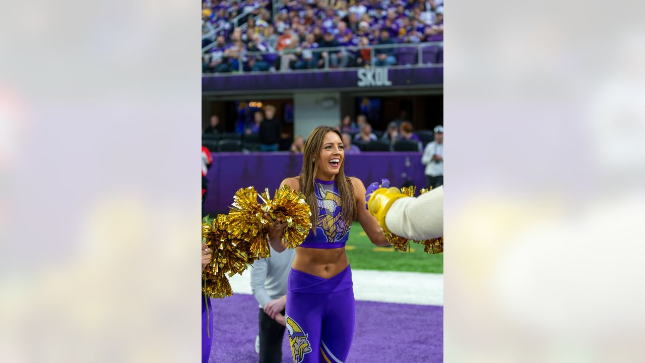 Awww. Minnesota Vikings baller #PatrickJones and longtime girlfriend  Michaela shared an intimate moment before his first game of the season…