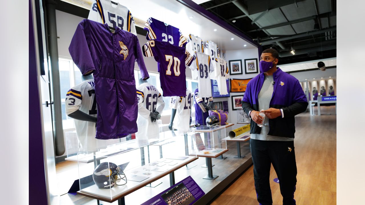 Vikings Locker Room Store - East Bloomington - 54 tips from 579 visitors