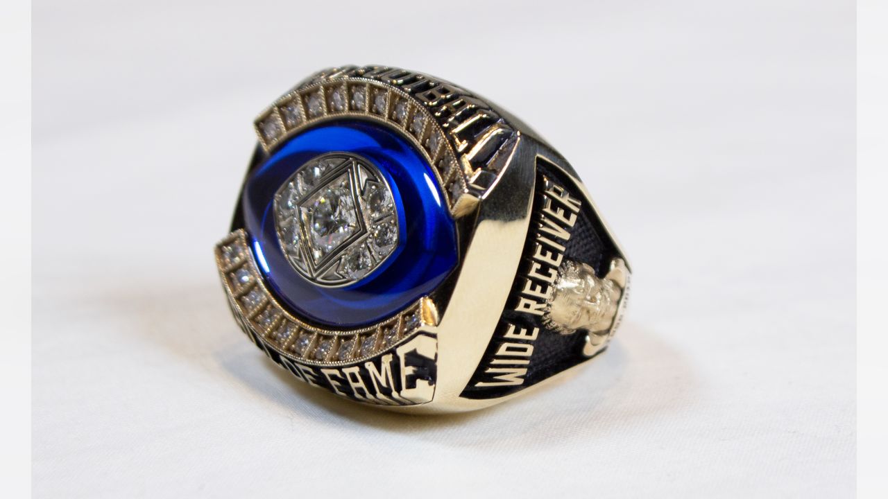 Exclusive Images of Randy Moss' Official Vikings Hall of Fame Ring