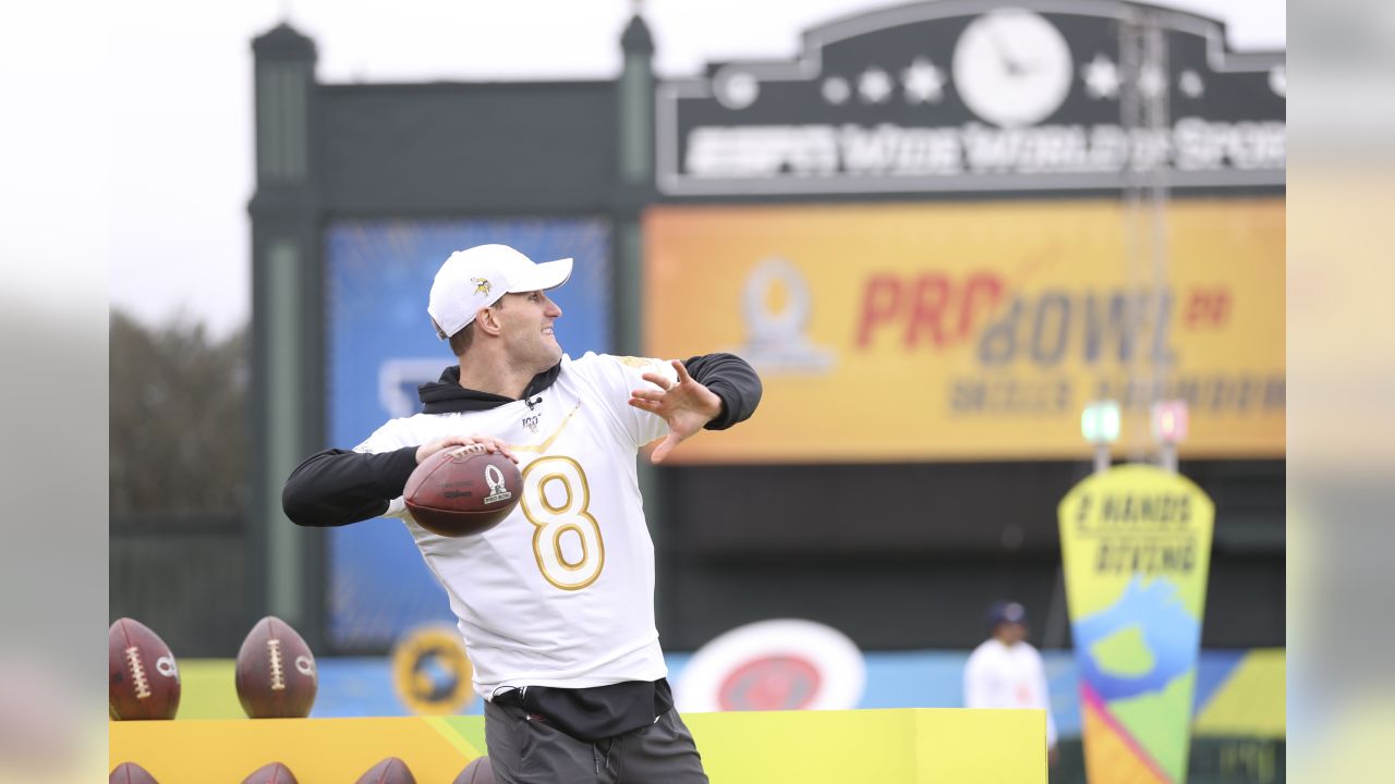 Vikings' Cousin Falls, Jefferson Wins Pro Bowl Dodgeball Match