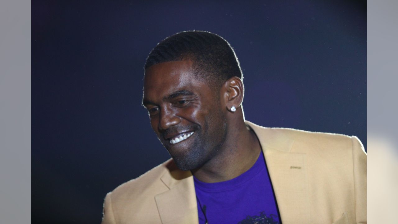 Minnesota Vikings - Randy Moss will receive his Pro Football Hall of Fame  Ring of Excellence during Sunday night's game. His Hall of Fame bust will  be on display at the #VikingsMuseum