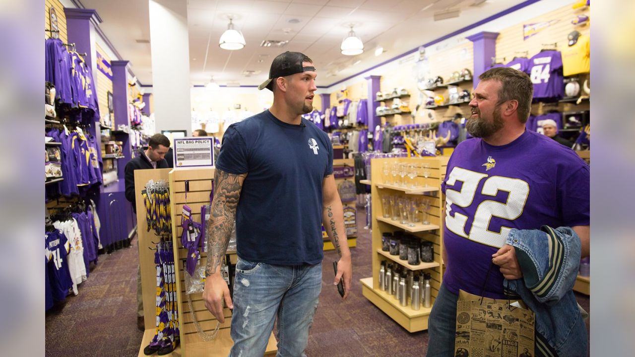 New Team, New Number: Alex Boone Plans to Wear 76