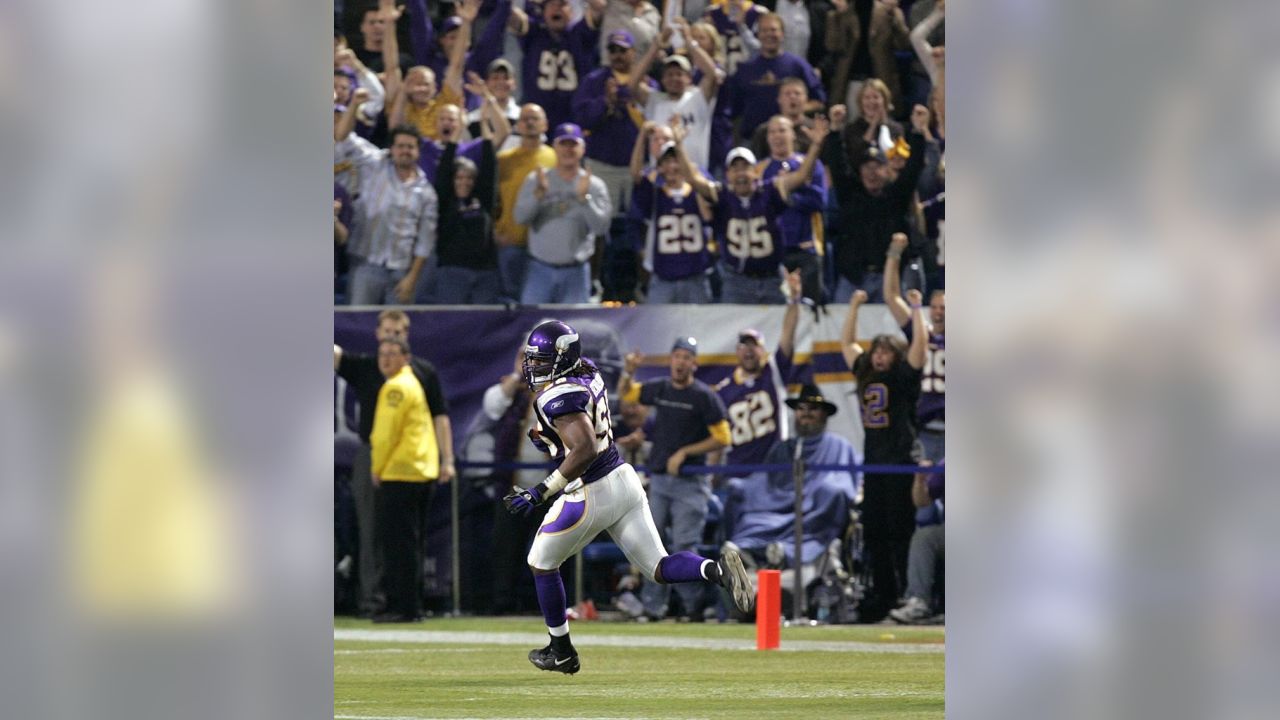 Minnesota Vikings middle linebacker E.J. Henderson is shown during NFL  football training camp Monday, Aug. 3, 2009, in Mankato, Minn. Henderson,  known as much for his quiet disposition as he is for