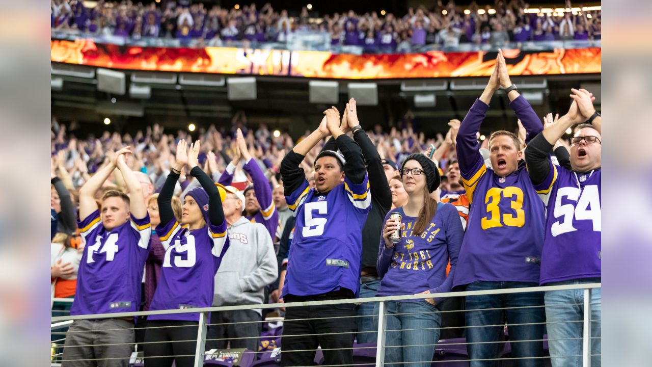 Download Win or Lose, We Still Rock the Skol Chant! Wallpaper