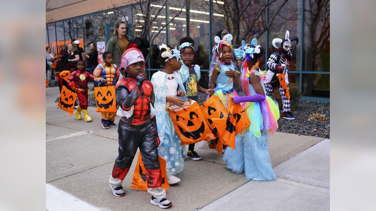 Cousins Holds Surprise Halloween Party For Local Children