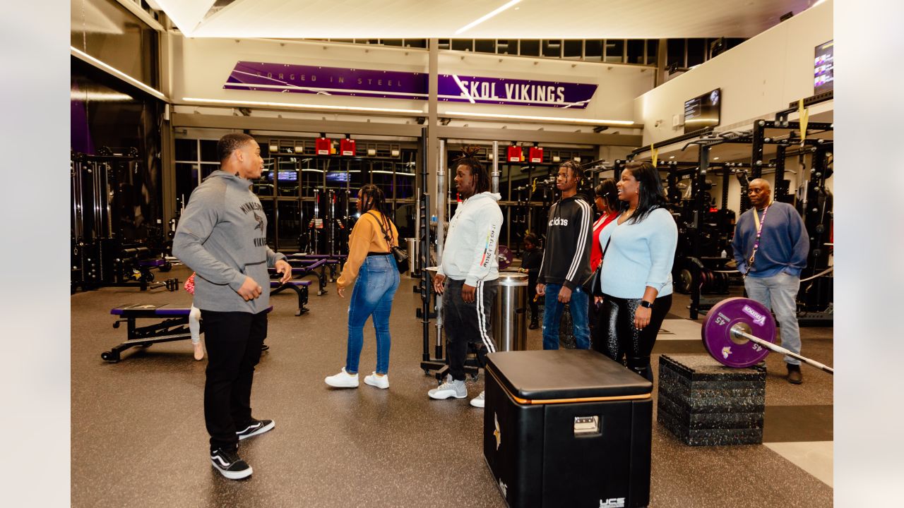 Minnesota Viking, CJ Ham, Visits Boys & Girls Club — The Statesman