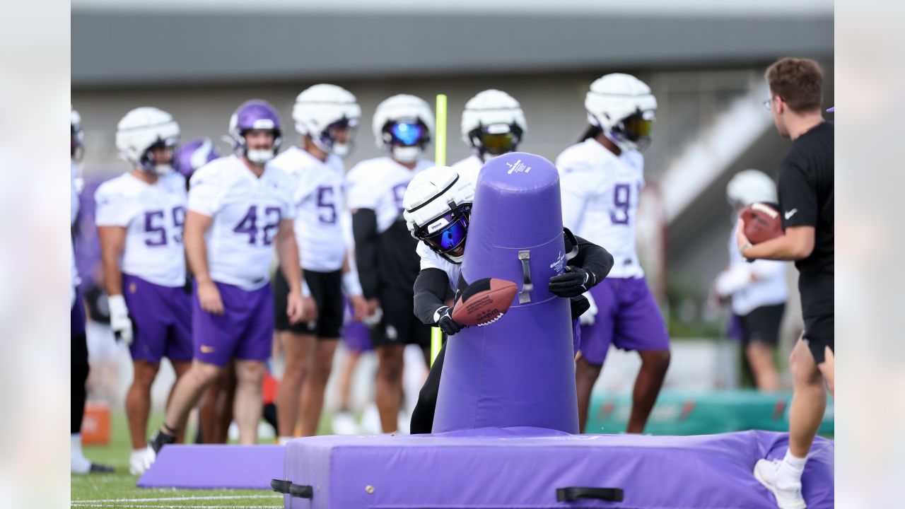 Vikings' Kevin O'Connell Addresses Kareem Hunt's Fit